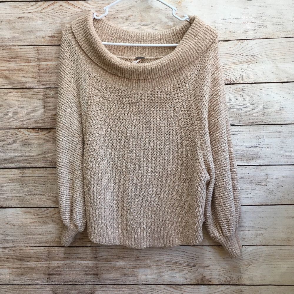 FREE‎ PEOPLE SWEATER WITH DOLMAN SLEEVES IN CREAM